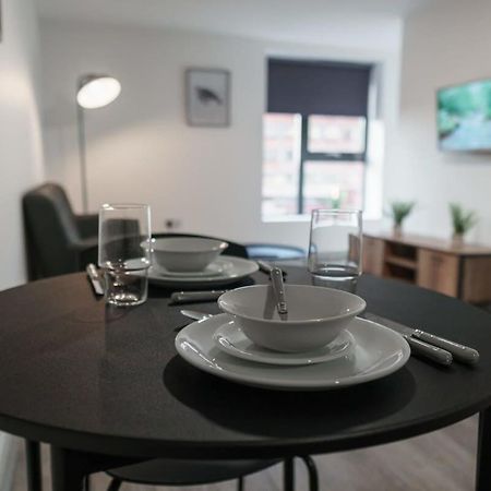 Modern 1 Bed Apartment In Liverpool Centre Exterior foto