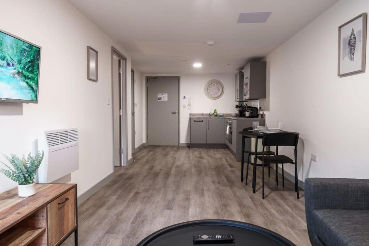 Modern 1 Bed Apartment In Liverpool Centre Exterior foto